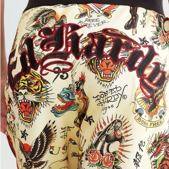 NWT Ed Hardy Y2K Womens Wearable Tattoo Art Track Pants Tiger Panther Skull Sz M - Picture 2 of 10